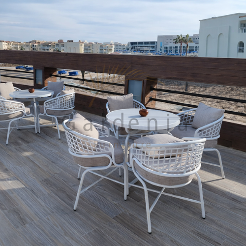 طقم جريس – بساطة عصرية وأناقة في التفاصيل.