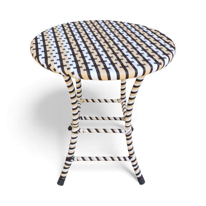 طقم ميني بيسترو – أناقة بسيطة للمساحات الصغيرة 