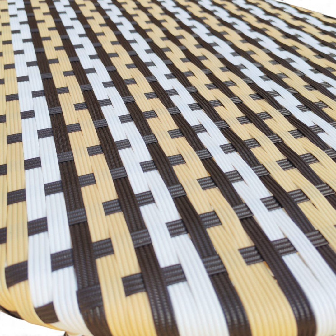 طقم ميني بيسترو – أناقة بسيطة للمساحات الصغيرة 