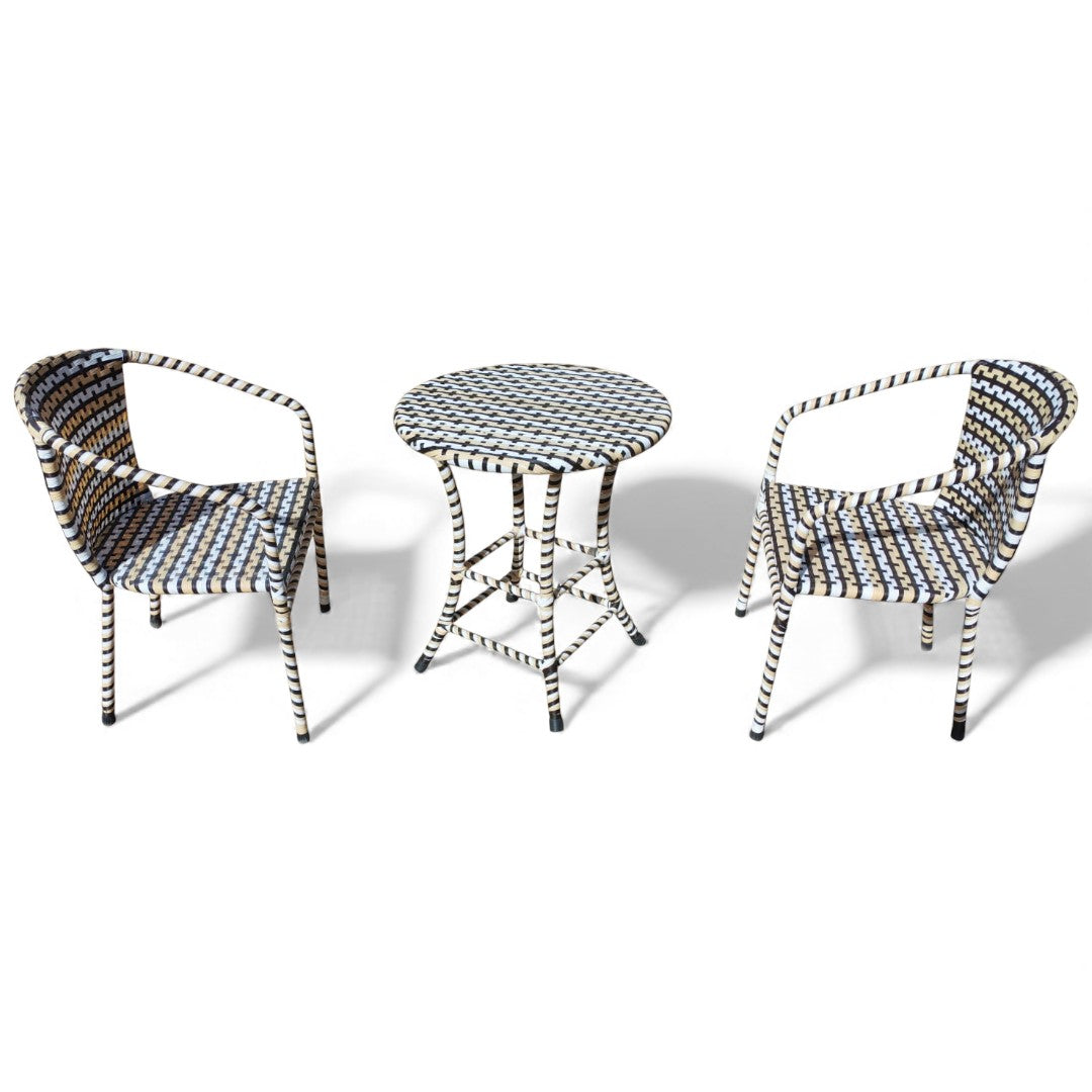 طقم ميني بيسترو – أناقة بسيطة للمساحات الصغيرة 