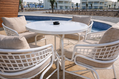 طقم جريس – بساطة عصرية وأناقة في التفاصيل.