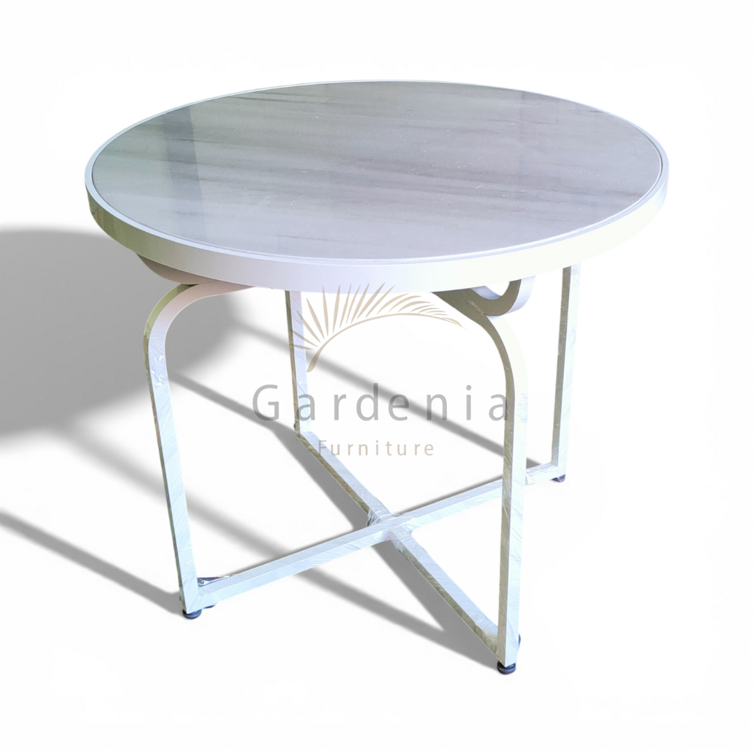 طقم جريس – بساطة عصرية وأناقة في التفاصيل.