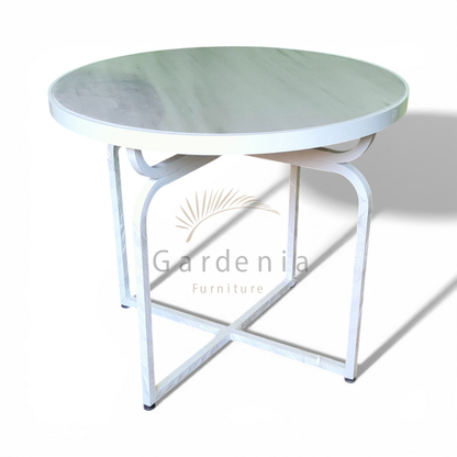 طقم جريس – بساطة عصرية وأناقة في التفاصيل.