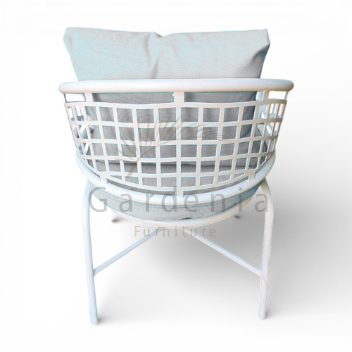 طقم جريس – بساطة عصرية وأناقة في التفاصيل.