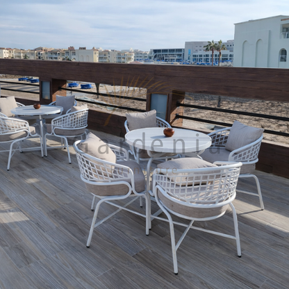 طقم جريس – بساطة عصرية وأناقة في التفاصيل.